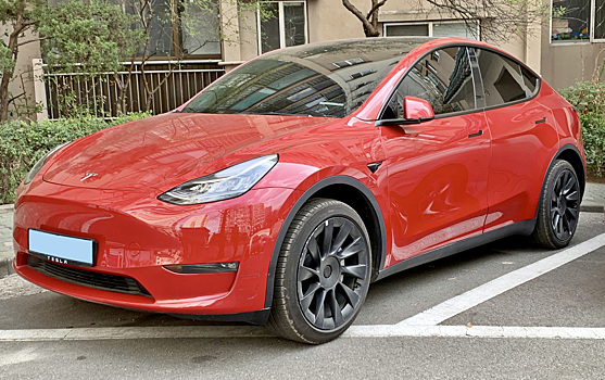 Tesla Model 3 и Model Y теперь оснащают премиальной аудиосистемой Alpine