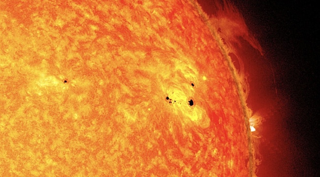Ученые объяснили отсутствие магнитной бури после вспышки на Солнце