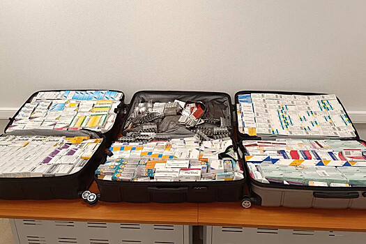 В Дагестане таможенники нашли в багаже россиянина 69 кг лекарств