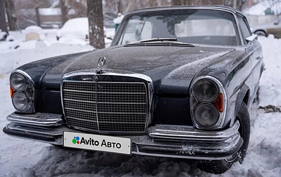 В Екатеринбурге выставили на продажу антикварный Mercedes за 33 млн рублей