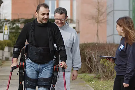В Италии представили экзоскелет для инвалидов
