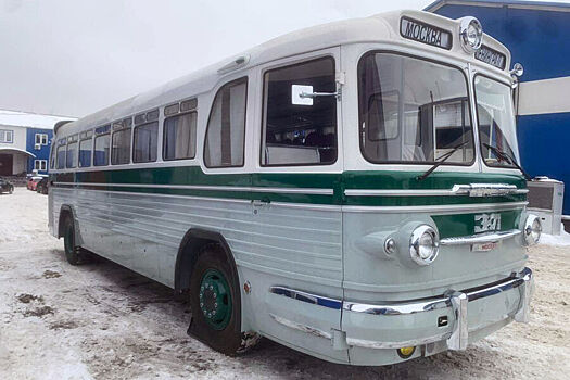 В Москве отреставрировали редчайший междугородный автобус ЗИЛ-127
