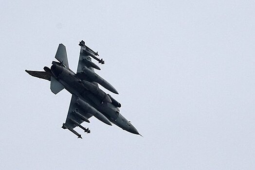 В НАТО заявили о праве ВСУ наносить удары с F-16 по целям за пределами Украины
