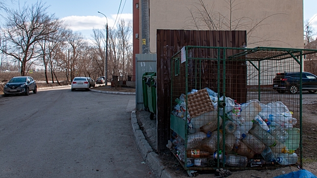В Подмосковье вводят запрет стоянки машин у мусорных площадок