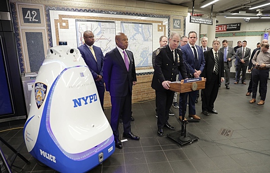 Нью-йоркская полиция уволила робокопа за профнепригодность