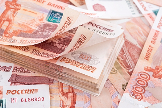 Таксист попросил у пенсионерки в долг 11,5 млн рублей и скрылся