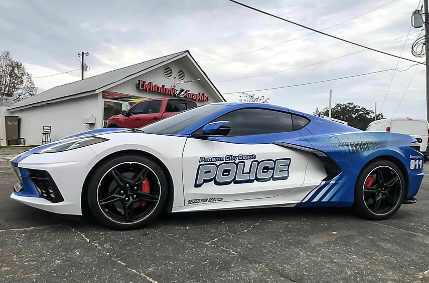 В апреле 2023-го хозяина машины задержали при попытке скрыться от стражей порядка, при этом в ней нашли запрещённые вещества и оружие. В декабре Corvette передали фирме Lightning Graphics Inc, создавшей специальную ливрею.