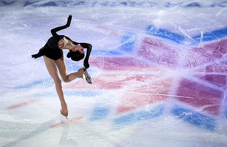 Анна Щербакова во время показательных выступлений на чемпионате России по фигурному катанию, 2018 год