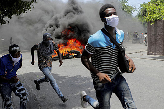 Банды выпустили сотни заключенных из главной тюрьмы Гаити