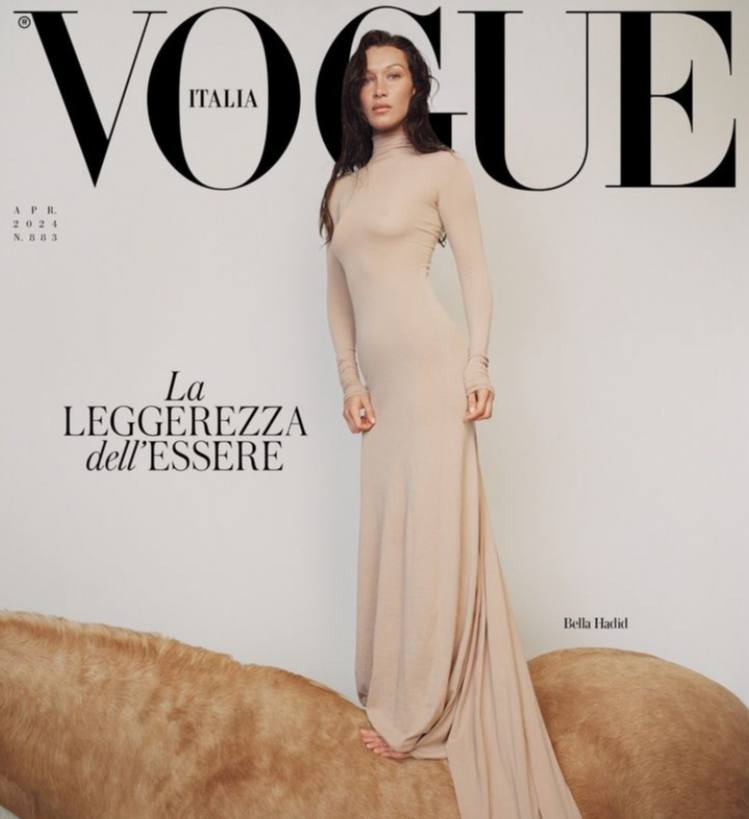 Белла Хадид снялась в облегающем платье без бюстгальтера для Vogue1