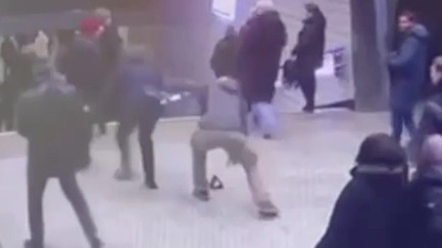Безбилетник избил контролера в столичном метро