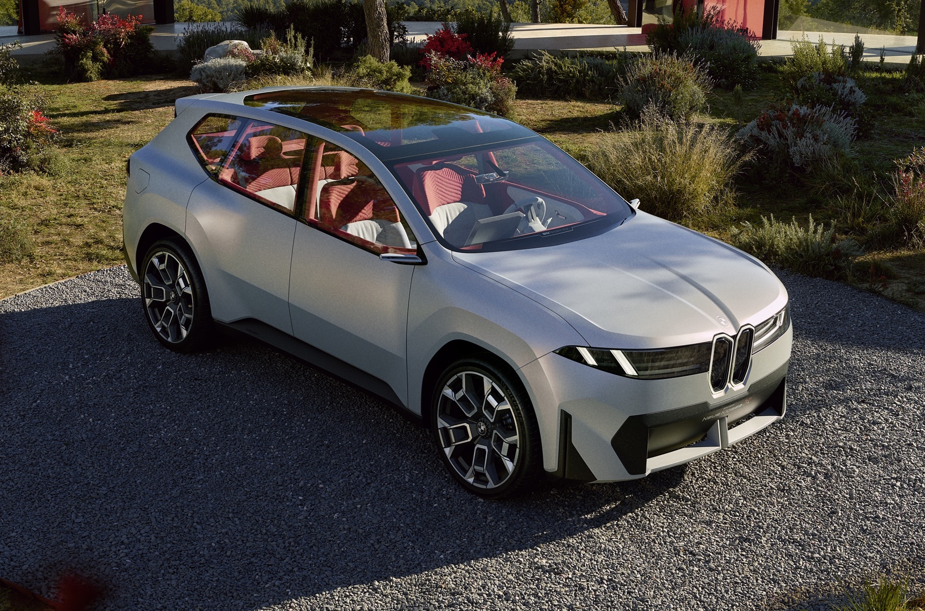 BMW показала новый электрический кроссовер3