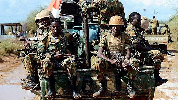 Боевики "Аш-Шабаб" напали на военную базу в Сомали