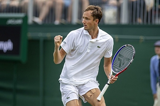 Медведев выиграл второй сет у Томми Пола в полуфинале «Мастерса»