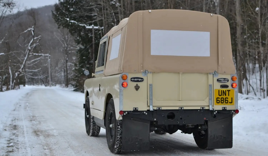 Everrati превратили классический Land Rover в электромод с запасом хода 240 км1