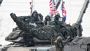 Военнослужащие США во время совместных военных учений НАТО Dragon-24