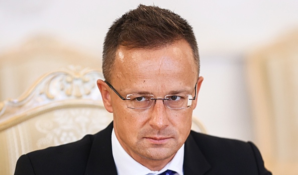 Глава МИД Венгрии прибыл в Сочи