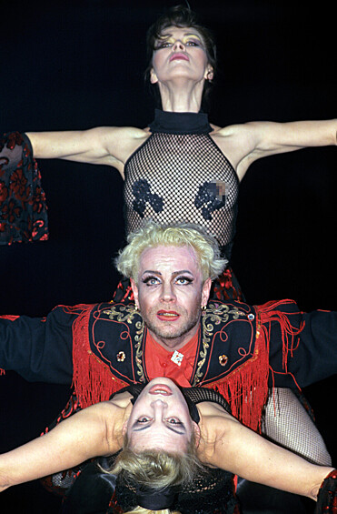 Борис Моисеев в составе трио «Экспрессия» выступает в киноконцертном зале «Россия», 1994 год