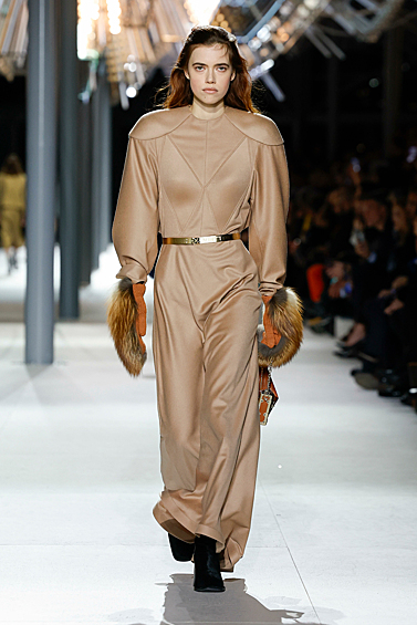 Louis Vuitton на Неделе моды в Париже: люксовый футуризм4
