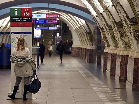 Машинист высадил пассажиров на закрытой станции метро