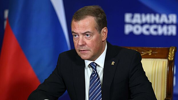 Медведев прокомментировал порчу избирательных бюллетеней