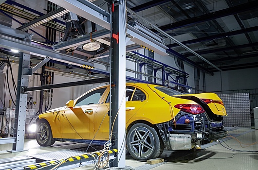 Mercedes-Benz первым начал проводить рентгеновскую съемку краш-тестов
