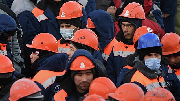 Минтруд предложил ограничить срок заключения договоров с мигрантами