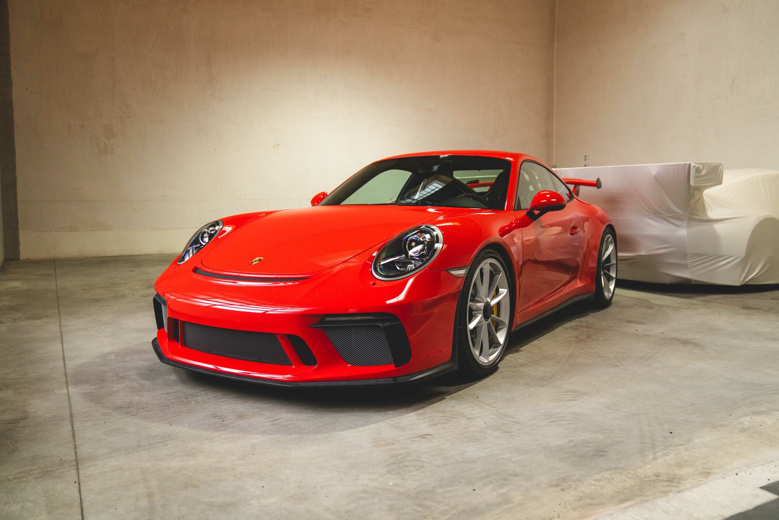 Набор из нескольких Porsche 911 GT3 в комплекте с автовозом выставили на продажу5