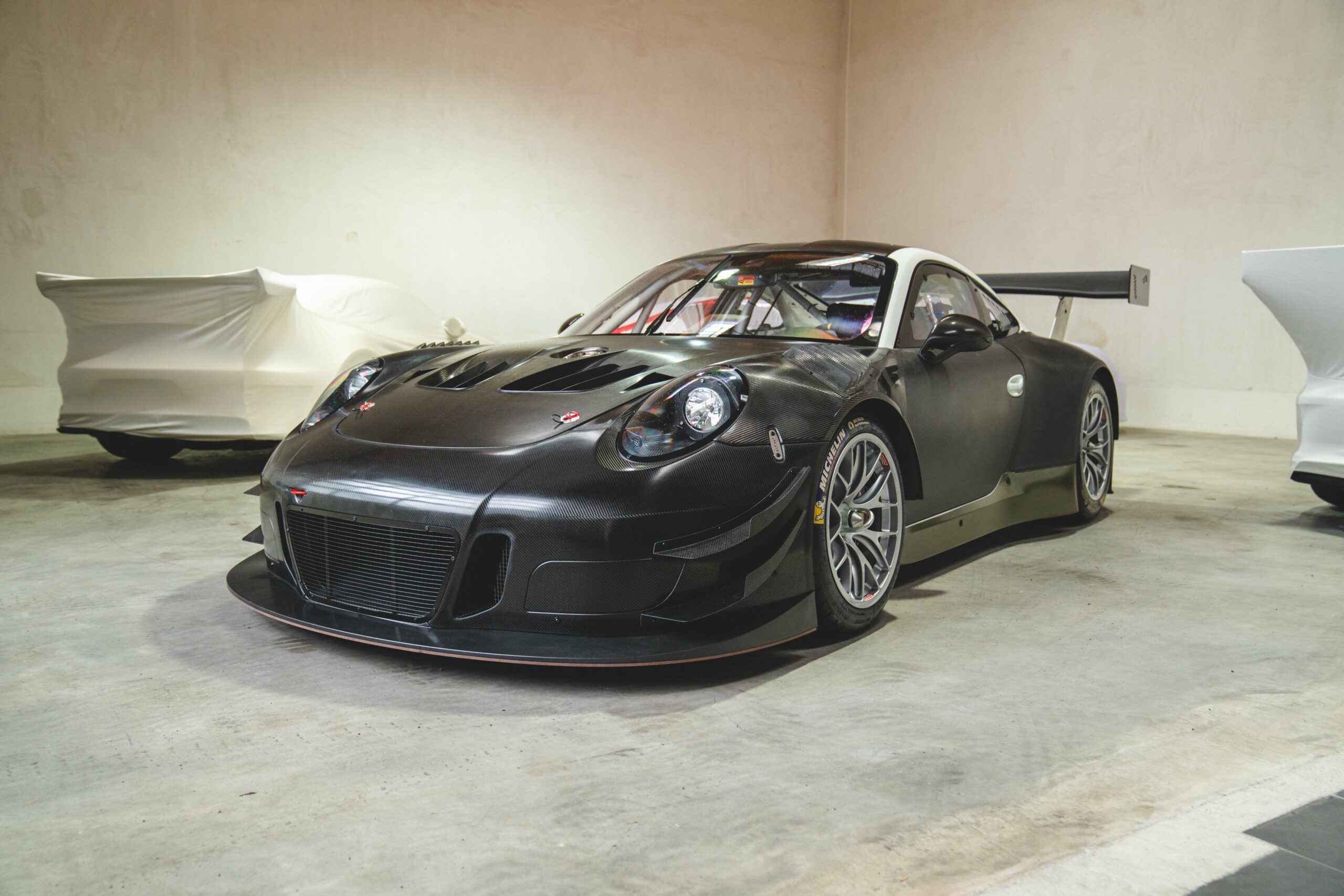 Набор из нескольких Porsche 911 GT3 в комплекте с автовозом выставили на продажу7