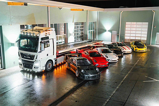 Набор из нескольких Porsche 911 GT3 в комплекте с автовозом выставили на продажу