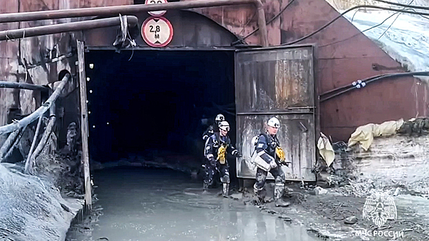 На руднике в Приамурье есть риск прорыва горной массы