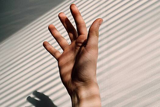 Неочевидные причины появления неприятного покалывания в пальцах