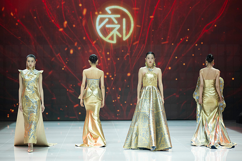 Неделя моды в Пекине осень-зима 2024: традиционность и воздушность2