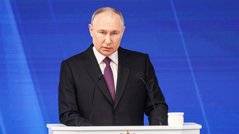Пока вы не уснули: призыв Путина к российскому бизнесу и пожар на ледоколе 