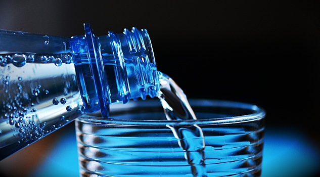 Правда ли, что нельзя пить воду во время еды и спортивной тренировки?