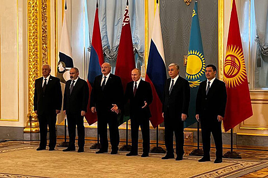 Путин объявил дату саммита ЕАЭС в России