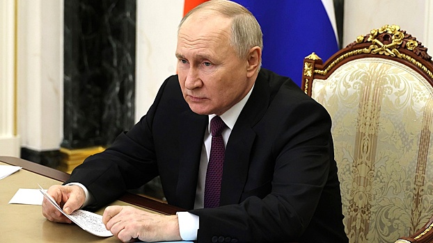 Путину в первые минуты доложили о стрельбе в "Крокусе"