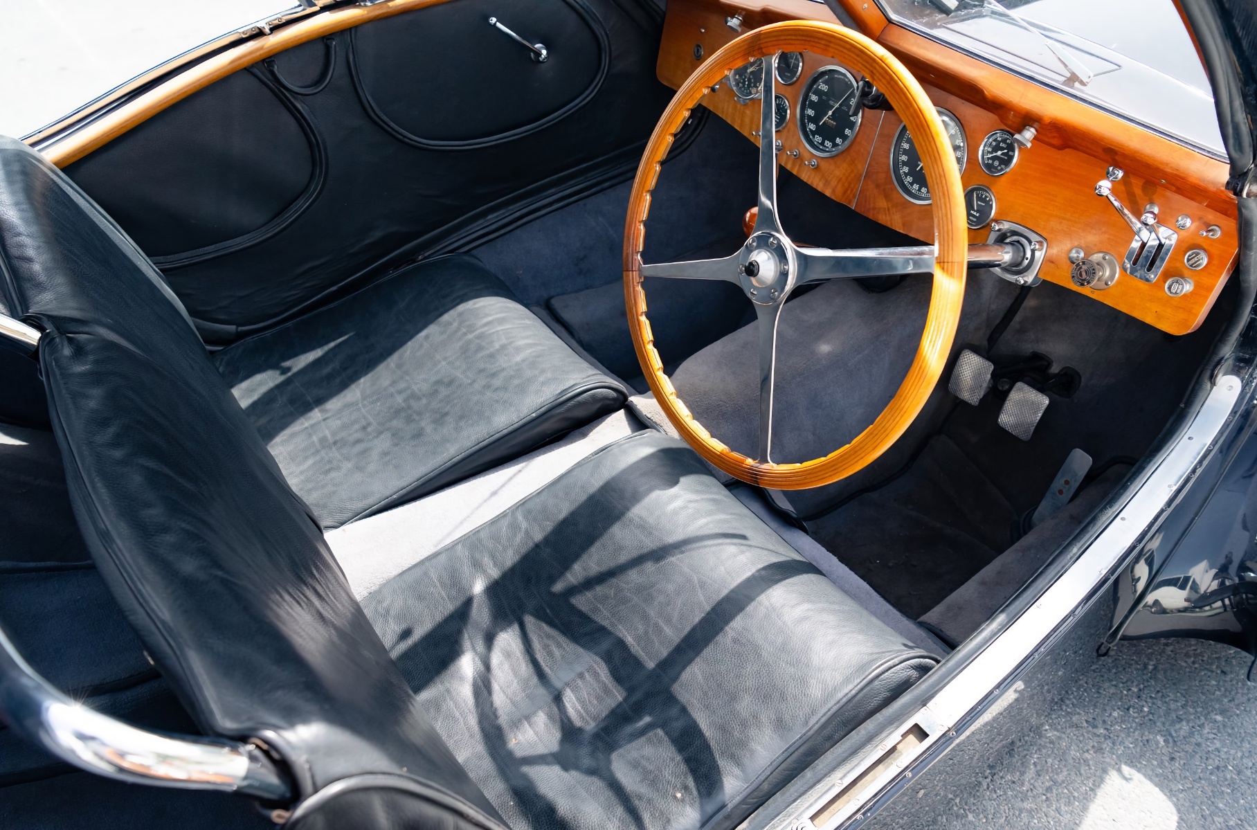 Реплику одного из самых таинственных Bugatti продадут с аукциона4