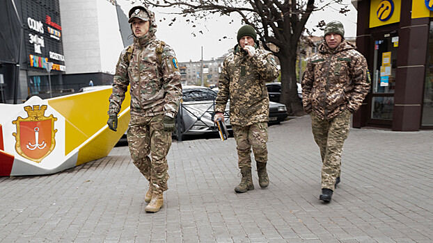 Сотрудники украинского военкомата обманом попали в жилой дом