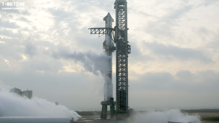 SpaceX поделился кадрами окутанного потоками плазмы корабля Starship1