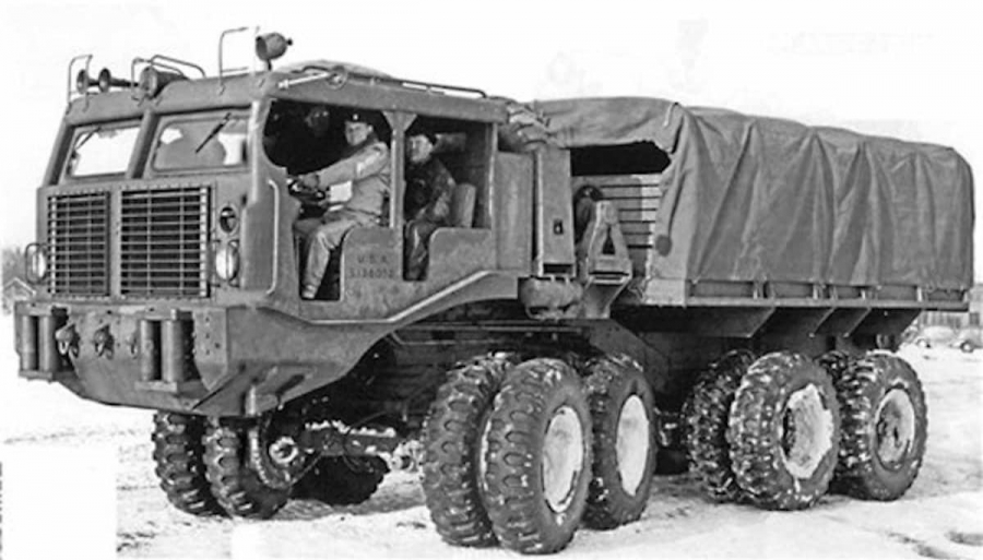 Sterling T26 8×8 – 16-колёсный монстр для перевозки танков2