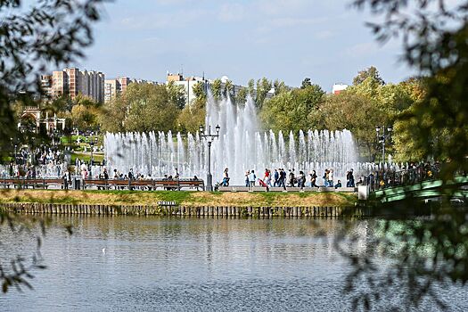 Светодинамический фонтан в парке музея-заповедника «Царицыно» начали готовить к открытию сезона