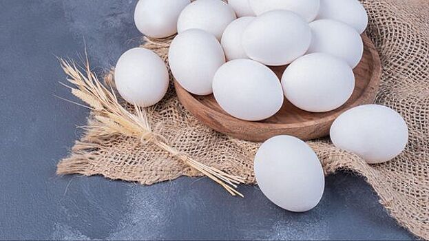 Ученые нашли способ повысить содержание полезных кислот в куриных яйцах