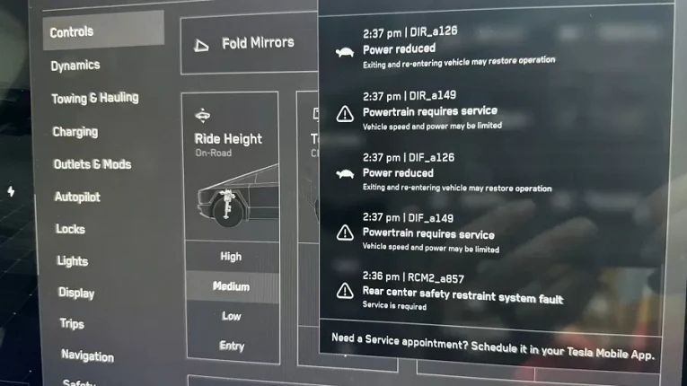 Владелец Tesla Cybertruck словил 25 критических ошибок за 2 дня владения, и он не один!1
