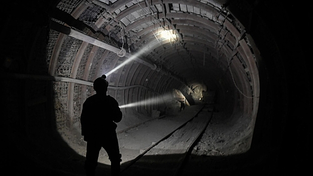 В Амурской области 13 человек оказались под завалом в шахте
