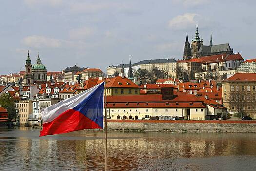 В Чехии назвали экс-премьера угрозой безопасности за пацифизм в вопросе Украины