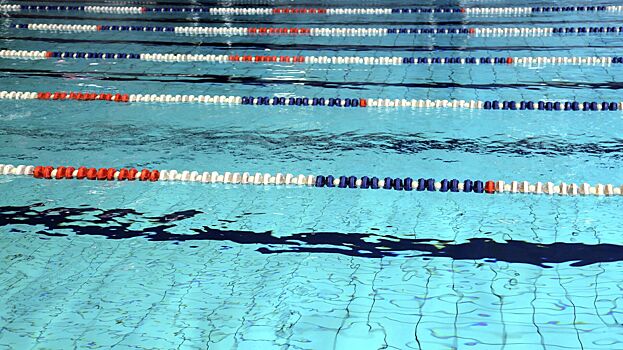 В Казани в бассейне фитнес-клуба утонул ребенок