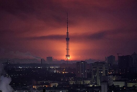 В Киеве и Львове прозвучала серия мощных взрывов