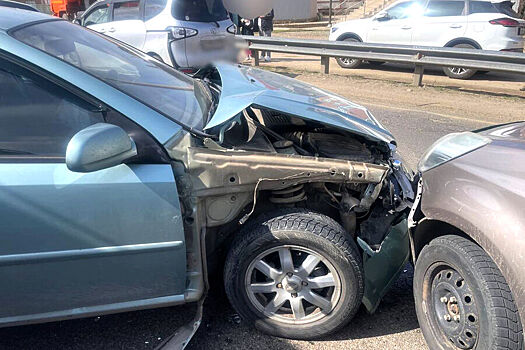 В Краснодаре пять авто по очереди попали в ДТП