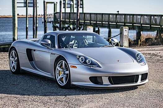 В продаже появилась Porsche Carrera GT с особым декором